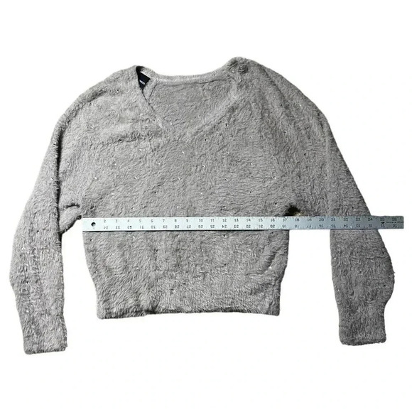 Express Womens Fuzzy Gray Oversized Sweater Soft Rhinestones V Neck Size XS - Picture 8 of 9